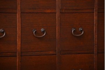 アンティーク家具　古民具・骨董　前板欅材の上質なアンティーク薬箪笥