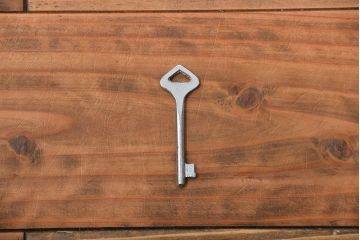 中古　高級品!永田良介商店製の衣装盆付きチェスト(定価770000円)