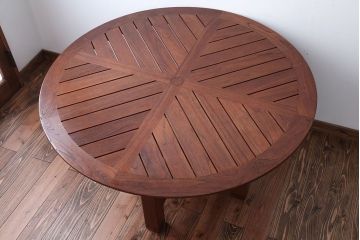 中古　TERRA(テラ)チーク材のラウンドダイニングテーブル(定価189000円)