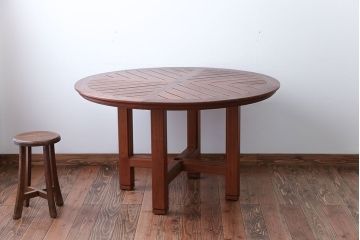 中古　TERRA(テラ)チーク材のラウンドダイニングテーブル(定価189000円)