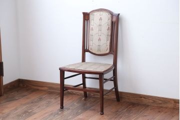 レトロ家具　イギリスアンティーク　レトロなファブリックがかわいい小ぶりなチェア(1)