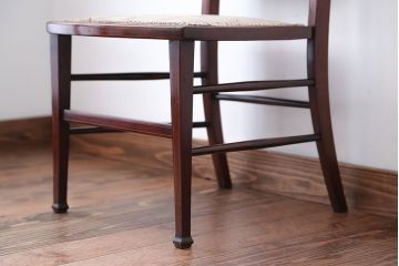 レトロ家具　イギリスアンティーク　レトロなファブリックがかわいい小ぶりなチェア(1)