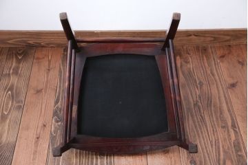 レトロ家具　イギリスアンティーク　レトロなファブリックがかわいい小ぶりなチェア(1)