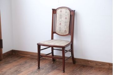 レトロ家具　イギリスアンティーク　レトロなファブリックがかわいい小ぶりなチェア(2)