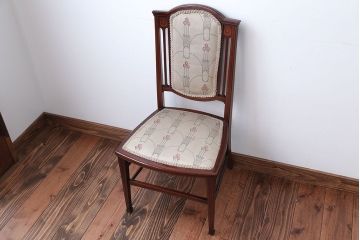 レトロ家具　イギリスアンティーク　レトロなファブリックがかわいい小ぶりなチェア(2)