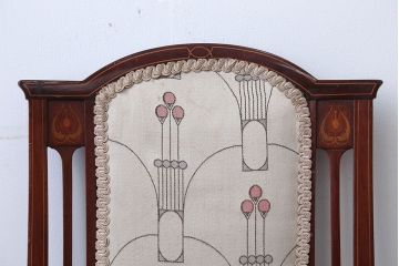 レトロ家具　イギリスアンティーク　レトロなファブリックがかわいい小ぶりなチェア(2)