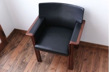 中古 イタリアMERITALIA(メリタリア)製本革の1人掛けアームソファ