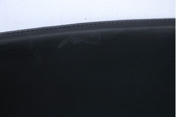 中古 イタリアMERITALIA(メリタリア)製本革の1人掛けアームソファ