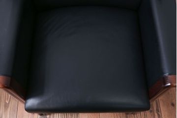 中古 イタリアMERITALIA(メリタリア)製本革の1人掛けアームソファ