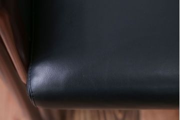 中古 イタリアMERITALIA(メリタリア)製本革の1人掛けアームソファ