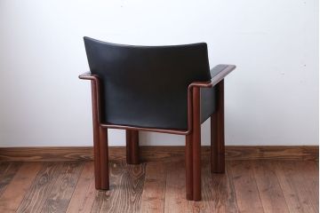 中古 イタリアMERITALIA(メリタリア)製本革の1人掛けアームソファ