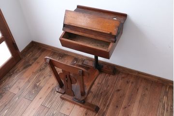 アンティーク家具　イギリスアンティーク　オーク材!チェア付き鉄脚スクールデスク