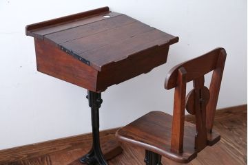 アンティーク家具　イギリスアンティーク　オーク材!チェア付き鉄脚スクールデスク