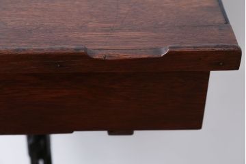 アンティーク家具　イギリスアンティーク　オーク材!チェア付き鉄脚スクールデスク