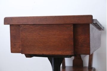 アンティーク家具　イギリスアンティーク　オーク材!チェア付き鉄脚スクールデスク