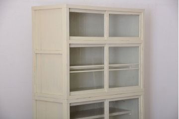 アンティーク家具　アンティークペイント　気泡ガラス入り重ね食器棚(カップボード)