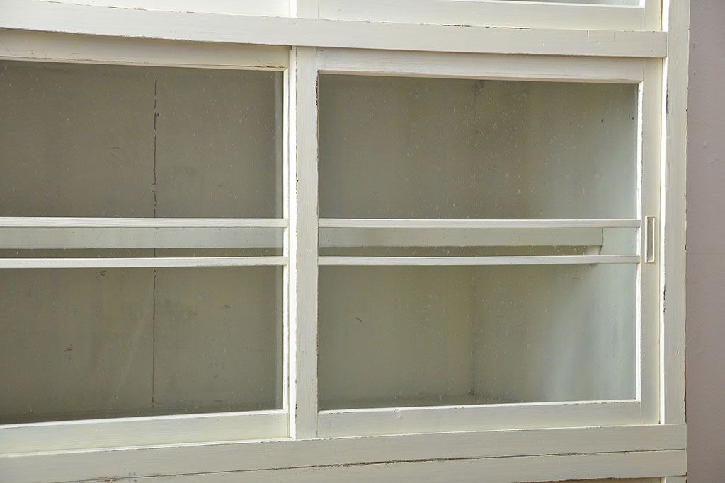 アンティーク家具　アンティークペイント　気泡ガラス入り重ね食器棚(カップボード)