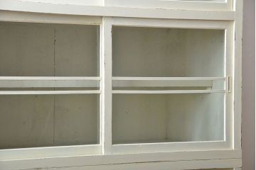 アンティーク家具　アンティークペイント　気泡ガラス入り重ね食器棚(カップボード)