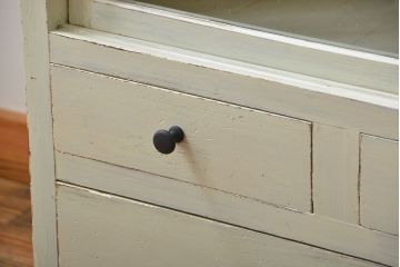 アンティーク家具　アンティークペイント　気泡ガラス入り重ね食器棚(カップボード)