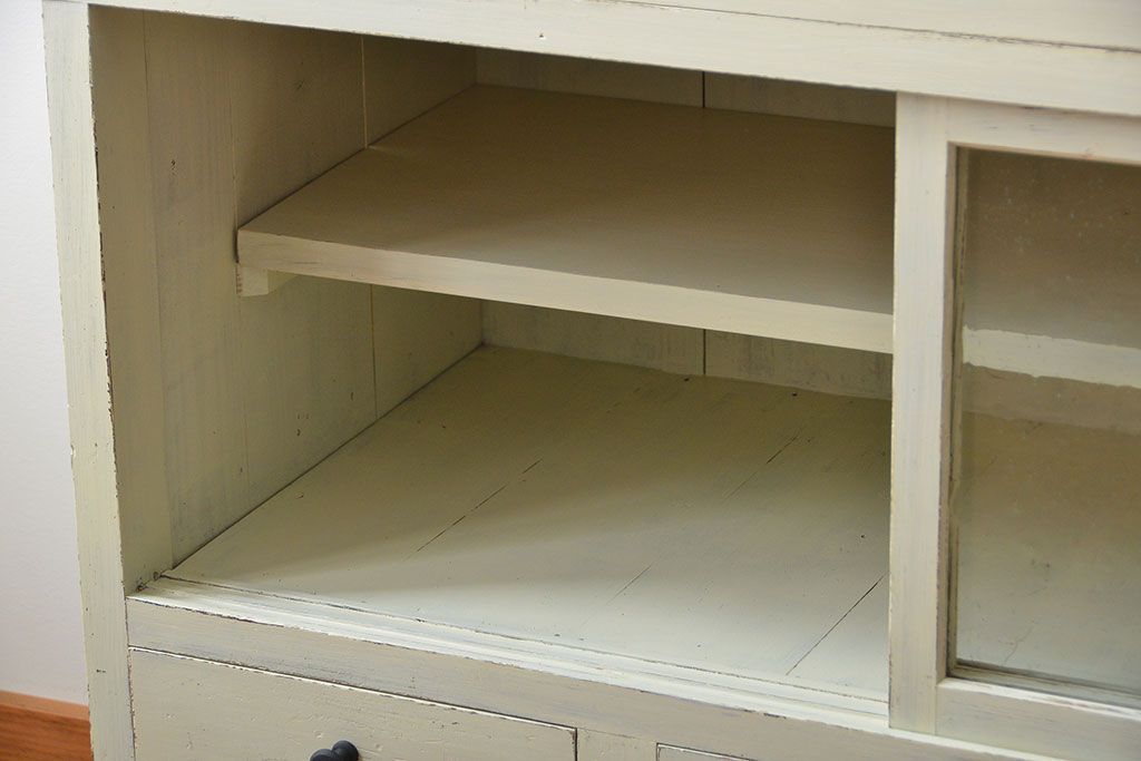 アンティーク家具　アンティークペイント　気泡ガラス入り重ね食器棚(カップボード)