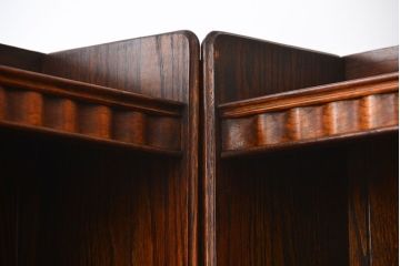 アンティーク家具　イギリスアンティーク　オーク材のコーナーブックシェルフ(本棚)