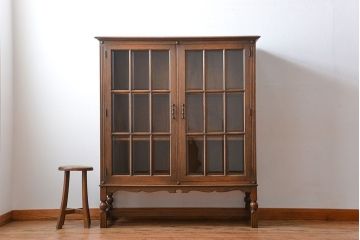 中古　高級品!永田良介商店製　面取りガラス扉の脚付きキャビネット(定価約68万円)