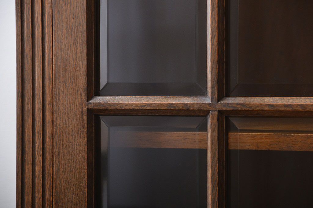 中古　高級品!永田良介商店製　面取りガラス扉の脚付きキャビネット(定価約68万円)