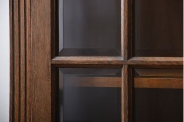 中古　高級品!永田良介商店製　面取りガラス扉の脚付きキャビネット(定価約68万円)