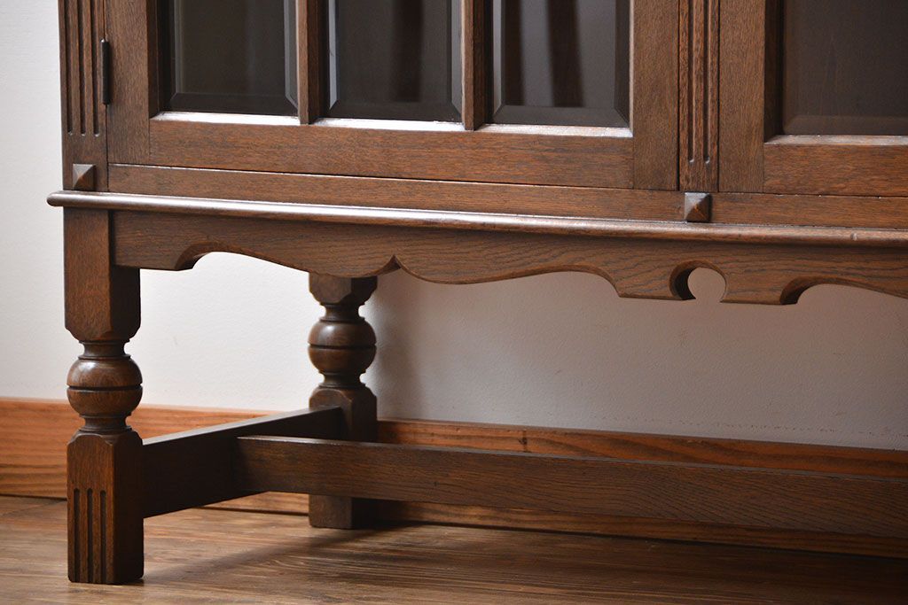 中古　高級品!永田良介商店製　面取りガラス扉の脚付きキャビネット(定価約68万円)