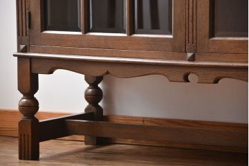 中古　高級品!永田良介商店製　面取りガラス扉の脚付きキャビネット(定価約68万円)