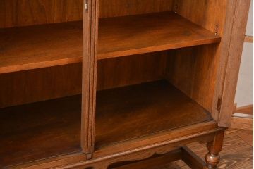 中古　高級品!永田良介商店製　面取りガラス扉の脚付きキャビネット(定価約68万円)