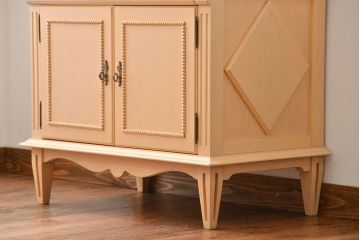 中古　高級海外輸入家具　おしゃれなサイドボード