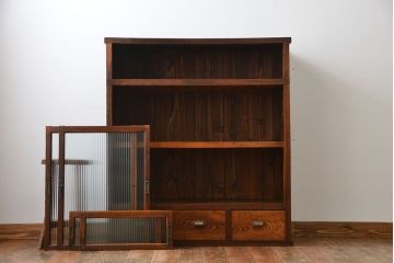 アンティーク家具　アンティーク　モールガラス引き戸付き大ぶりな古い木製の収納棚