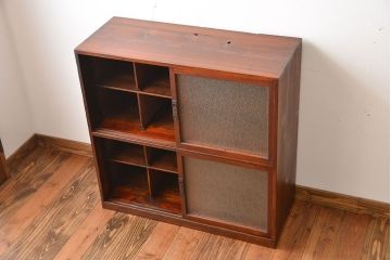 アンティーク家具　アンティーク　ダイヤガラス引き戸付き古い木製のマス目収納棚