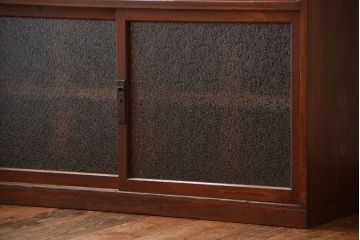 アンティーク家具　アンティーク　ダイヤガラス引き戸付き古い木製のマス目収納棚