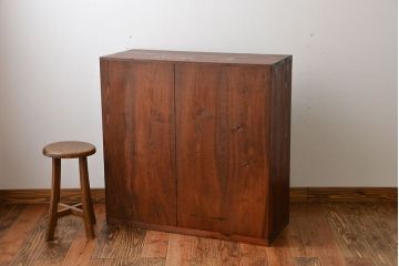 アンティーク家具　アンティーク　ダイヤガラス引き戸付き古い木製のマス目収納棚