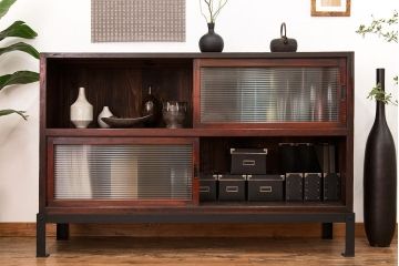 アンティーク家具　和製アンティーク　モールガラス引き戸付き鉄脚サイドボード