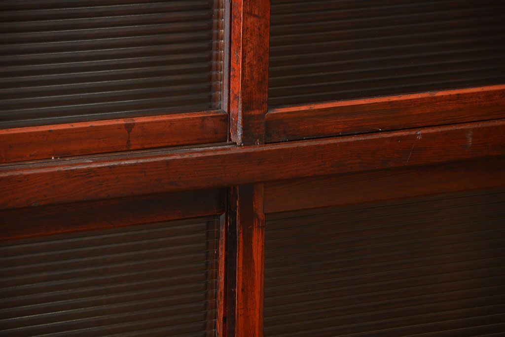 アンティーク家具　和製アンティーク　モールガラス引き戸付き鉄脚サイドボード