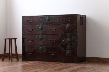 アンティーク家具　古民具・骨董　前面欅材!美しい金具の仙台箪笥