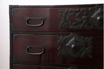 アンティーク家具　古民具・骨董　前面欅材!美しい金具の仙台箪笥