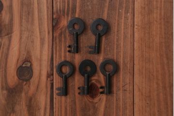 アンティーク家具　古民具・骨董　前面欅材!美しい金具の仙台箪笥