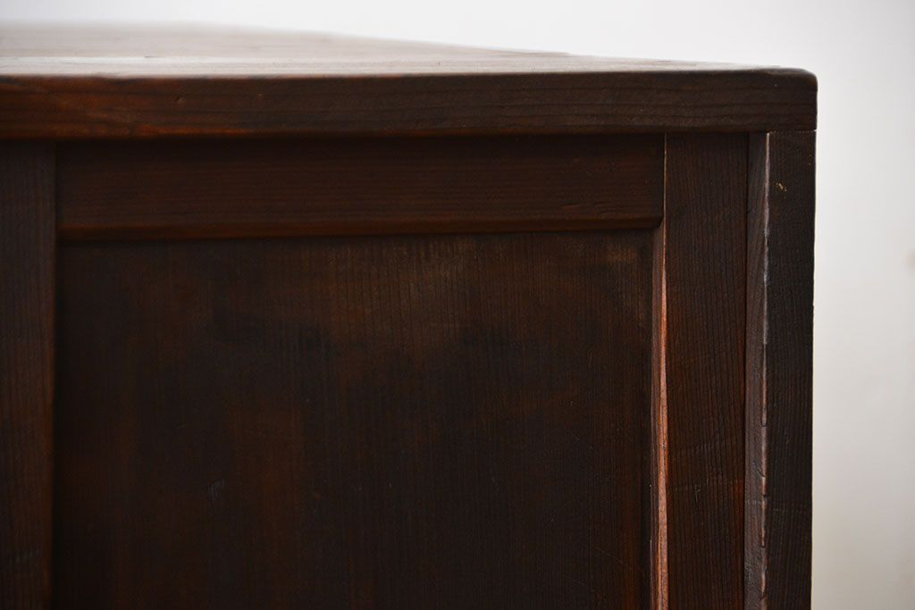 アンティーク家具　アンティーク　古い木製の引き出し付き縦型戸棚