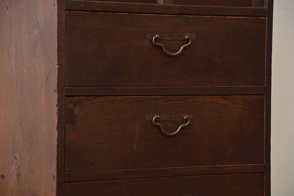 アンティーク家具　アンティーク　古い木製の引き出し付き縦型戸棚