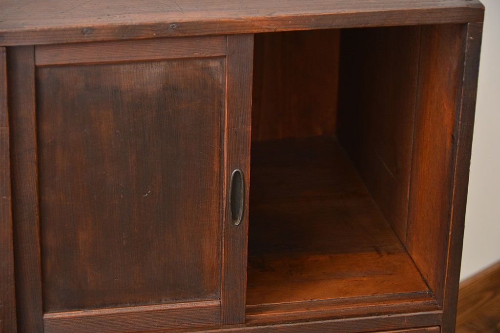 アンティーク家具　アンティーク　古い木製の引き出し付き縦型戸棚