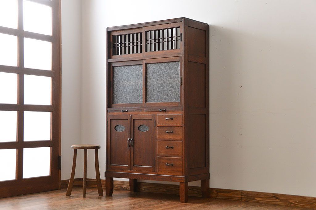 レトロ家具　昭和レトロ　古いナラ材の上質な脚付き食器棚