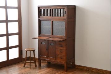 レトロ家具　昭和レトロ　古いナラ材の上質な脚付き食器棚