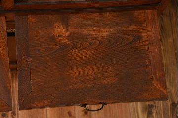 レトロ家具　昭和レトロ　古いナラ材の上質な脚付き食器棚