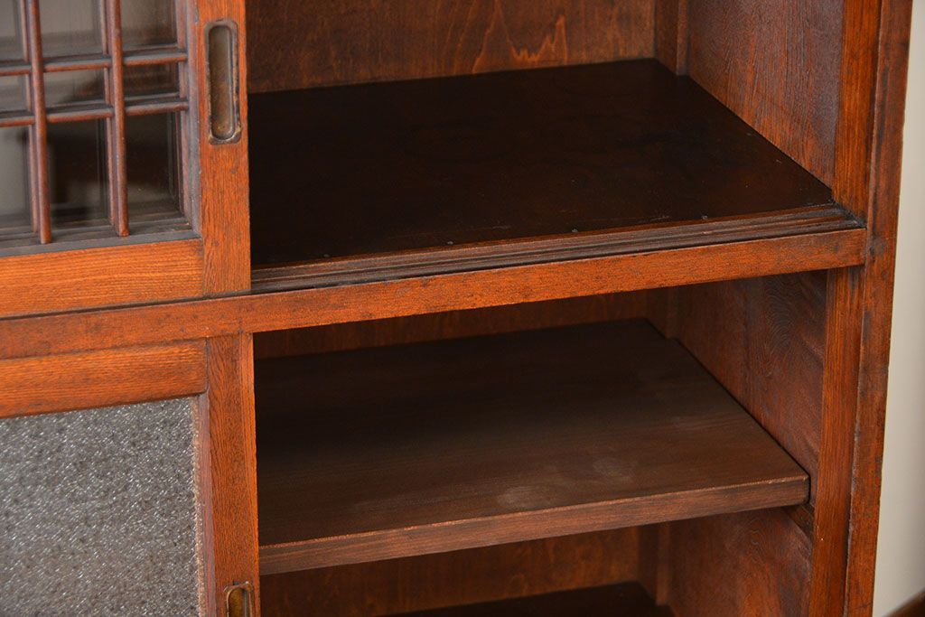 レトロ家具　昭和レトロ　古いナラ材の上質な脚付き食器棚