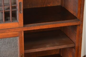 レトロ家具　昭和レトロ　古いナラ材の上質な脚付き食器棚