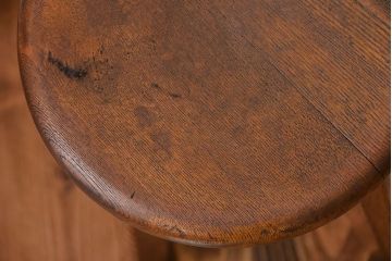 レトロ家具　昭和レトロ　シンプルでかわいい古いナラ材のアンティーク丸スツール(1)